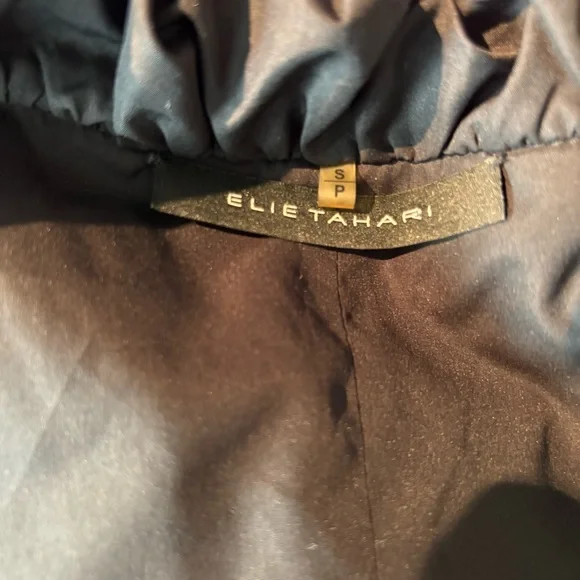 Elie Tahari Fitted Black Zipper Front Vest with Chain Embellishment S - Picture 7 of 8